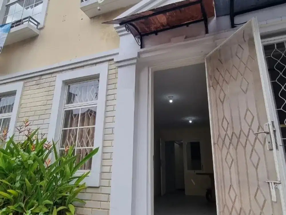 Dijual Rumah Town House Taman Hijau Lippo Karawaci Tangerang