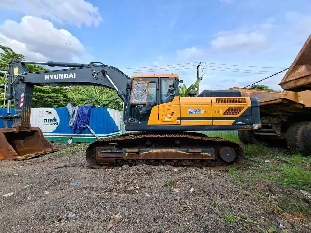 HYUNDAI CRAWLER EXCAVATOR HX340HD