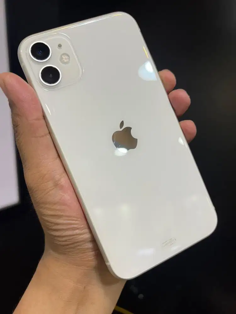 iPhone 11 64 GB iBox