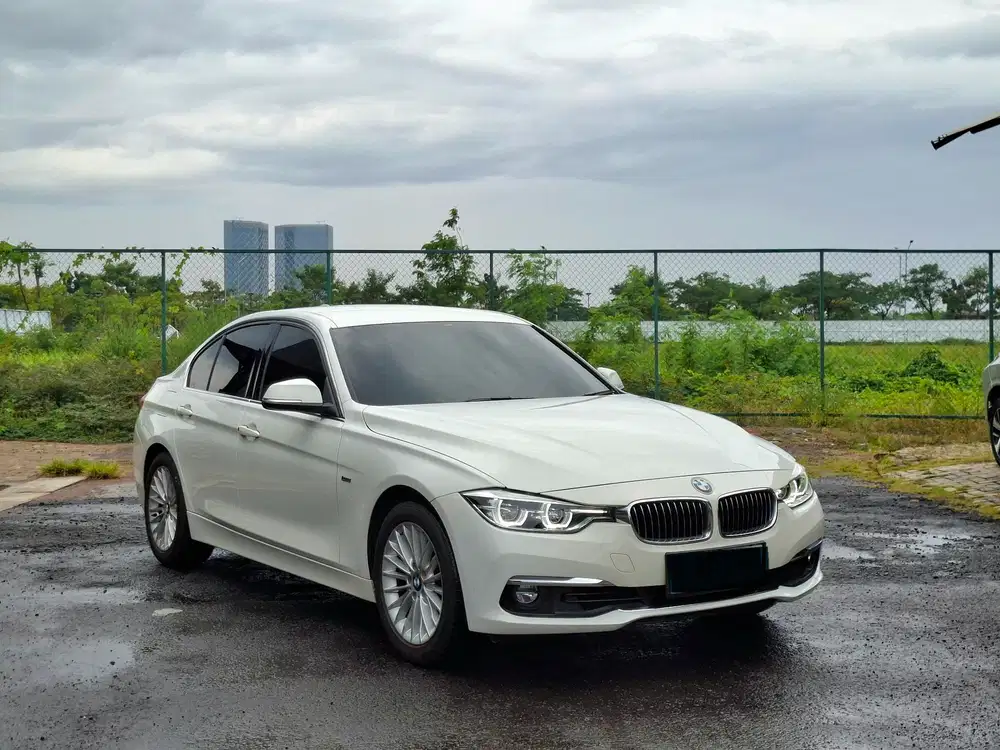 [ KM 21RIBU ] BMW 320 320i Luxury 2018