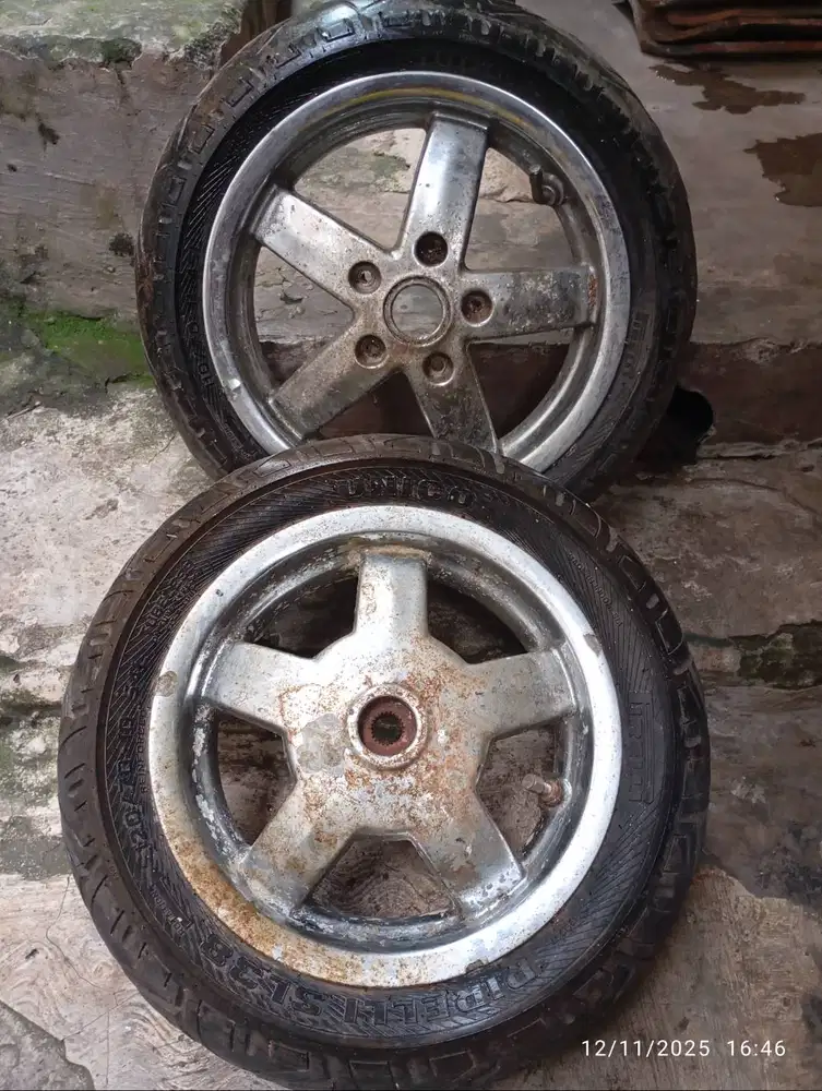 Set ban Vespa, velg dan ban