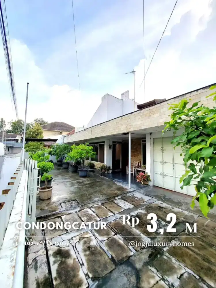 Dijual Rumah Klasik Halaman Luas di Condongcatur dekat Jalan Kaliurang