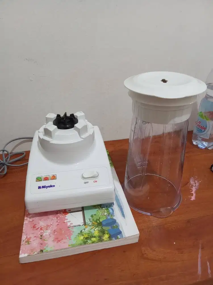 Blender Miyako BL101PL Plastik 1 Liter - Masih Mulus (Bekas Pindah Kos