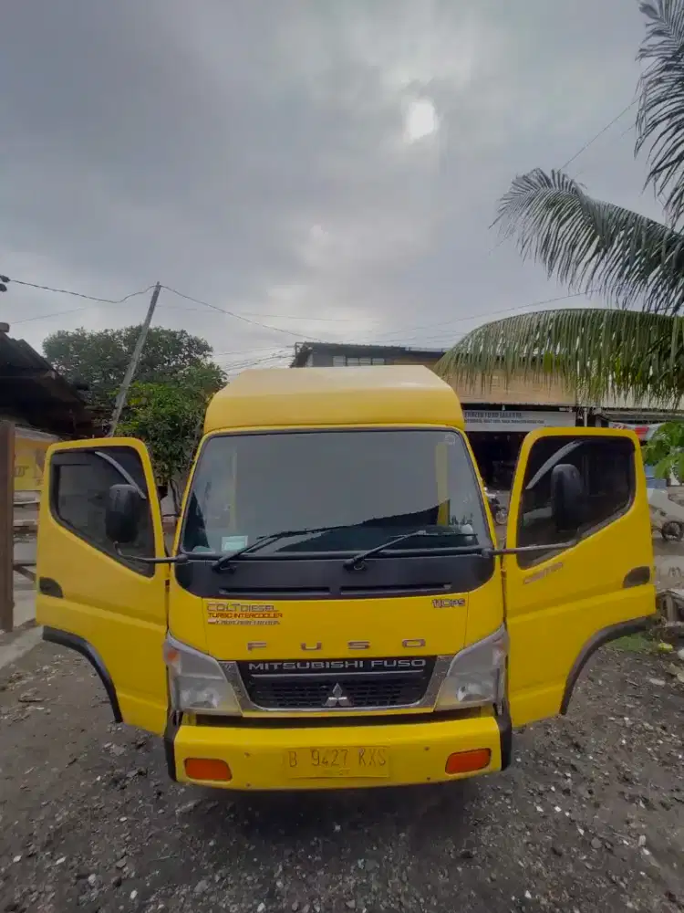 MITSUBISHI CANTER PS110 RODA 4 TAHUN 2017 BOX KONTENER