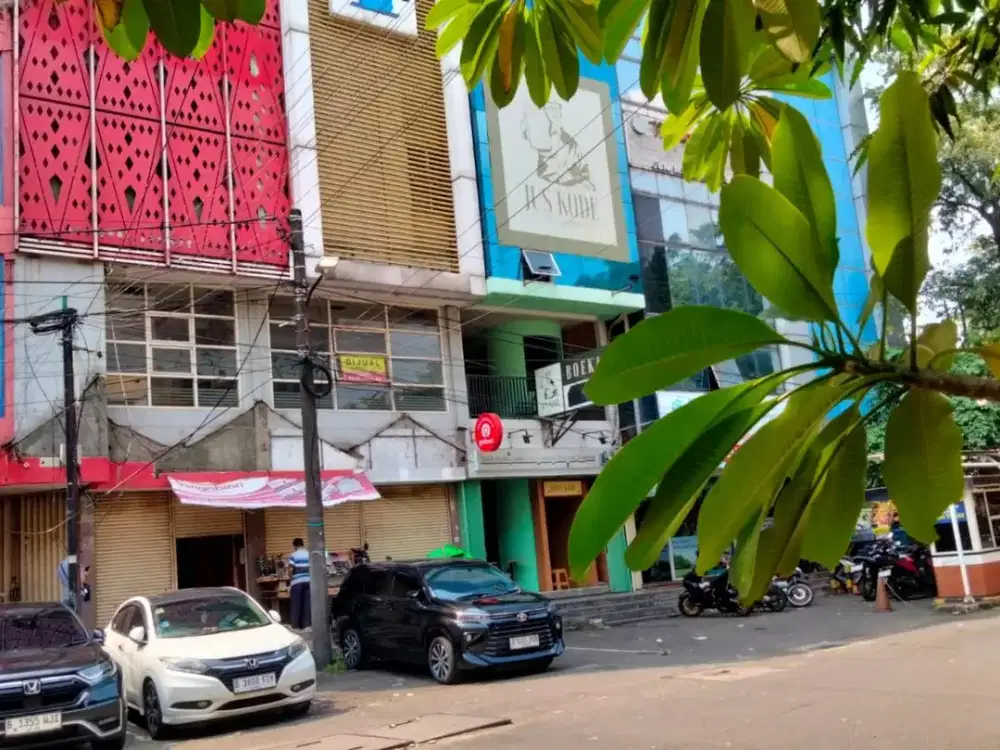 Ruko di Kawasan Perkantoran Melawai Blok M cocok buat Kantor , Resto ,  BAR ,  Klinik ,Salon Dan usaha lainnya