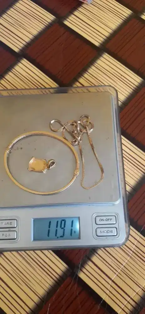 Terima jual/beli perhiasan emas dari toko lain atau tanpa sutat