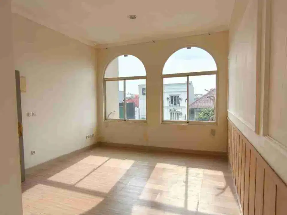 Disewakan Ruko murah Pinggir Jalan Raya/83 jt nego Grand Galaxy City Bekasi Selatan