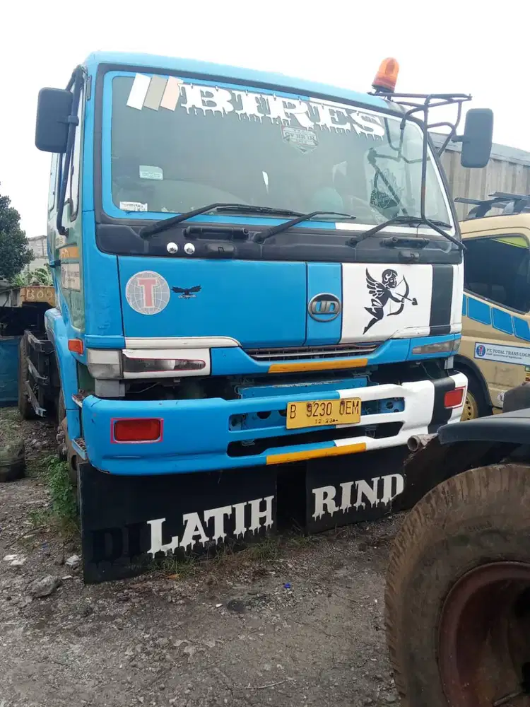 UD TRUCK PK 260 CT TAHUN 2013