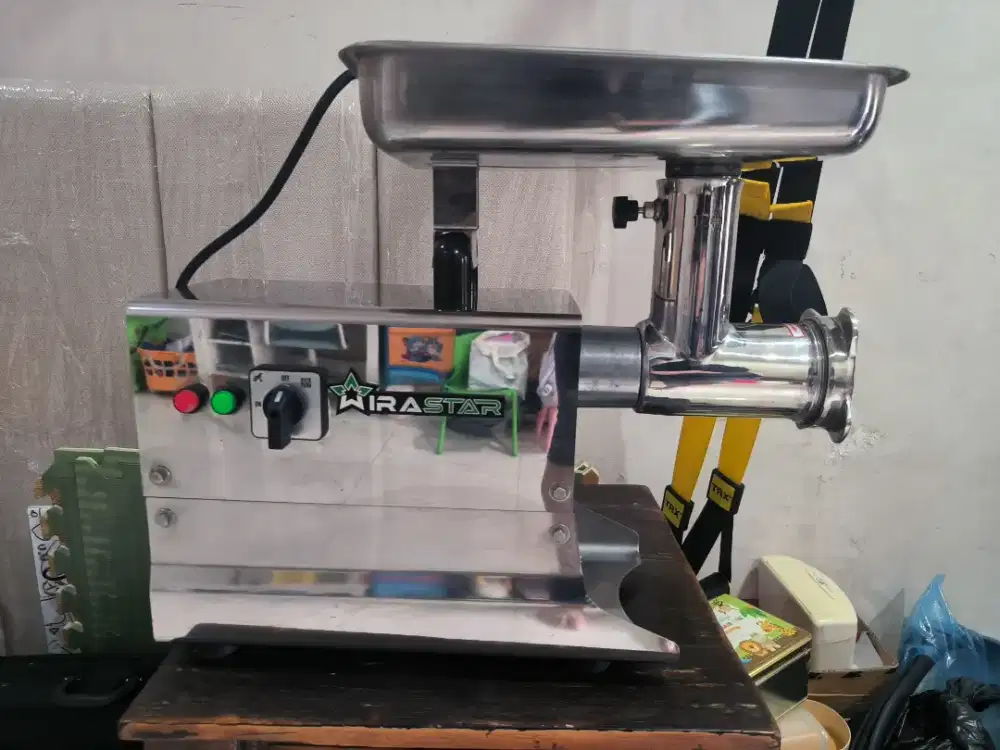 Mesin penggiling daging Aira star kondisi baru