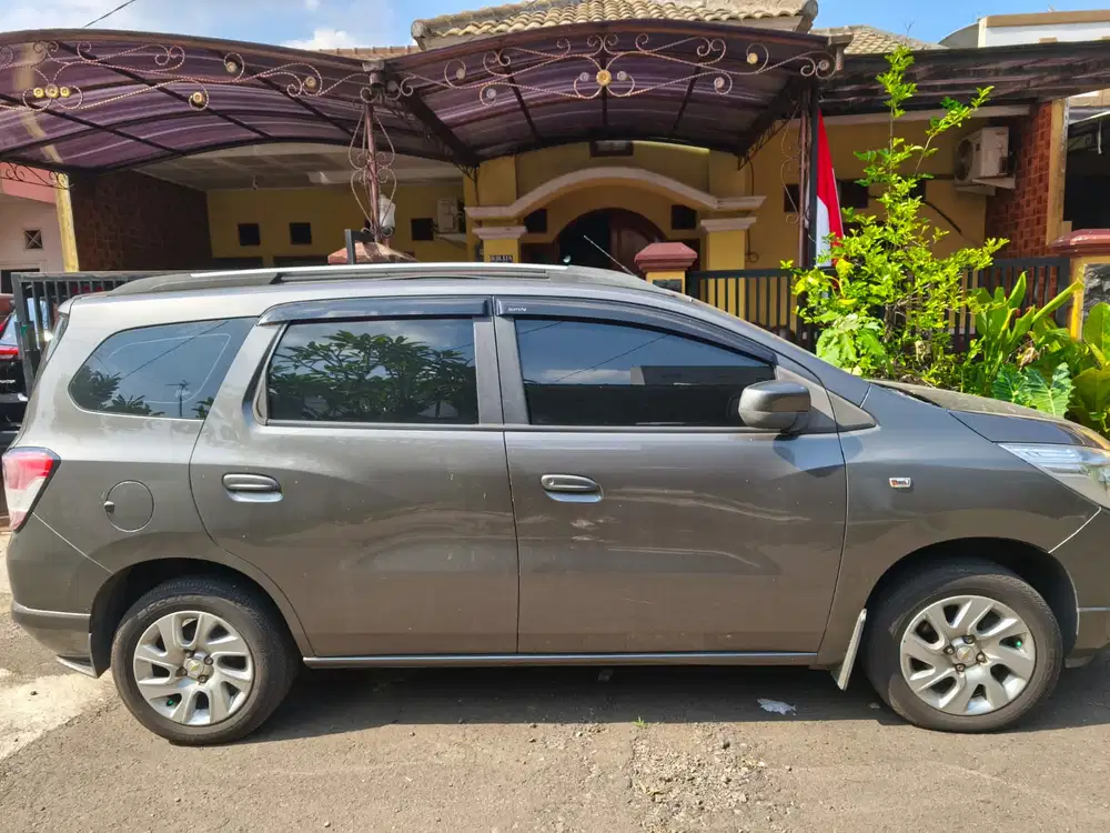 Chevrolet Spin 2013 Bensin