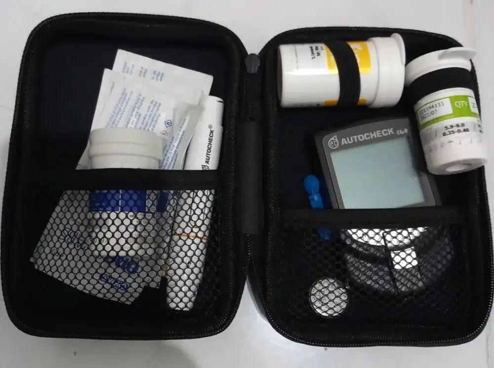 Alat test kolestrol, gula darah, asam urat