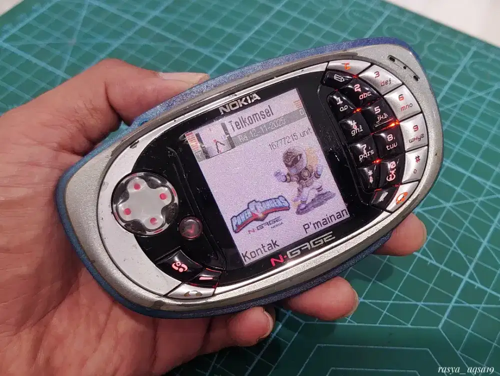 Nokia N GAGE QD ORIGINAL silver edition
