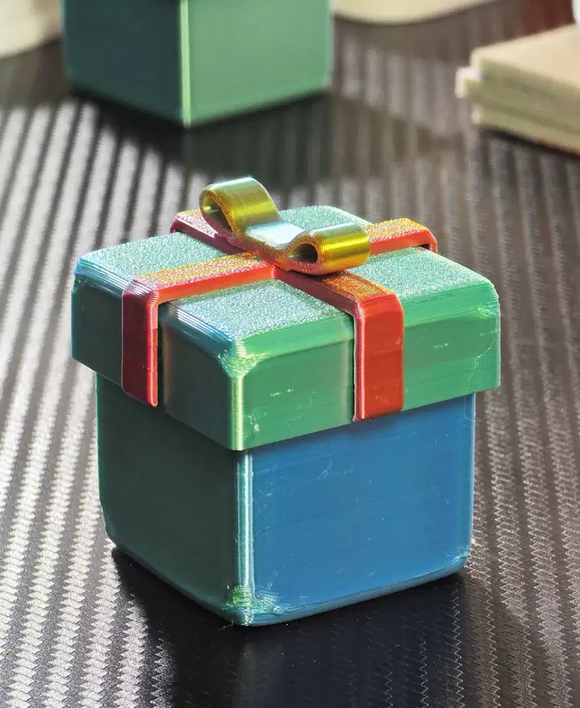 Produksi Gift Clicker & Aneka Aksesoris di meja