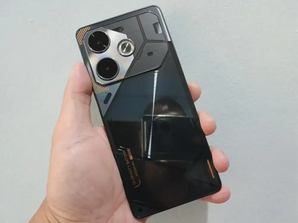 TECNO POVA 6 8/256 Baru Pake 17 Hari Perfect Condition