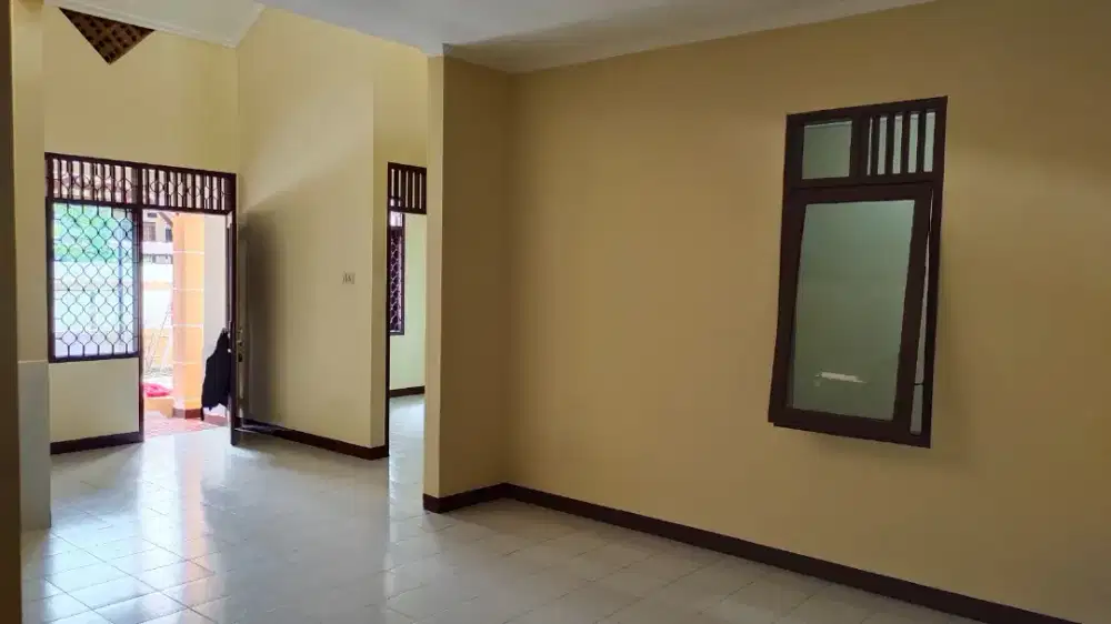 Disewakan Rumah Khusus Untuk Pertahun Di Kompleks Bogor Raya Permai