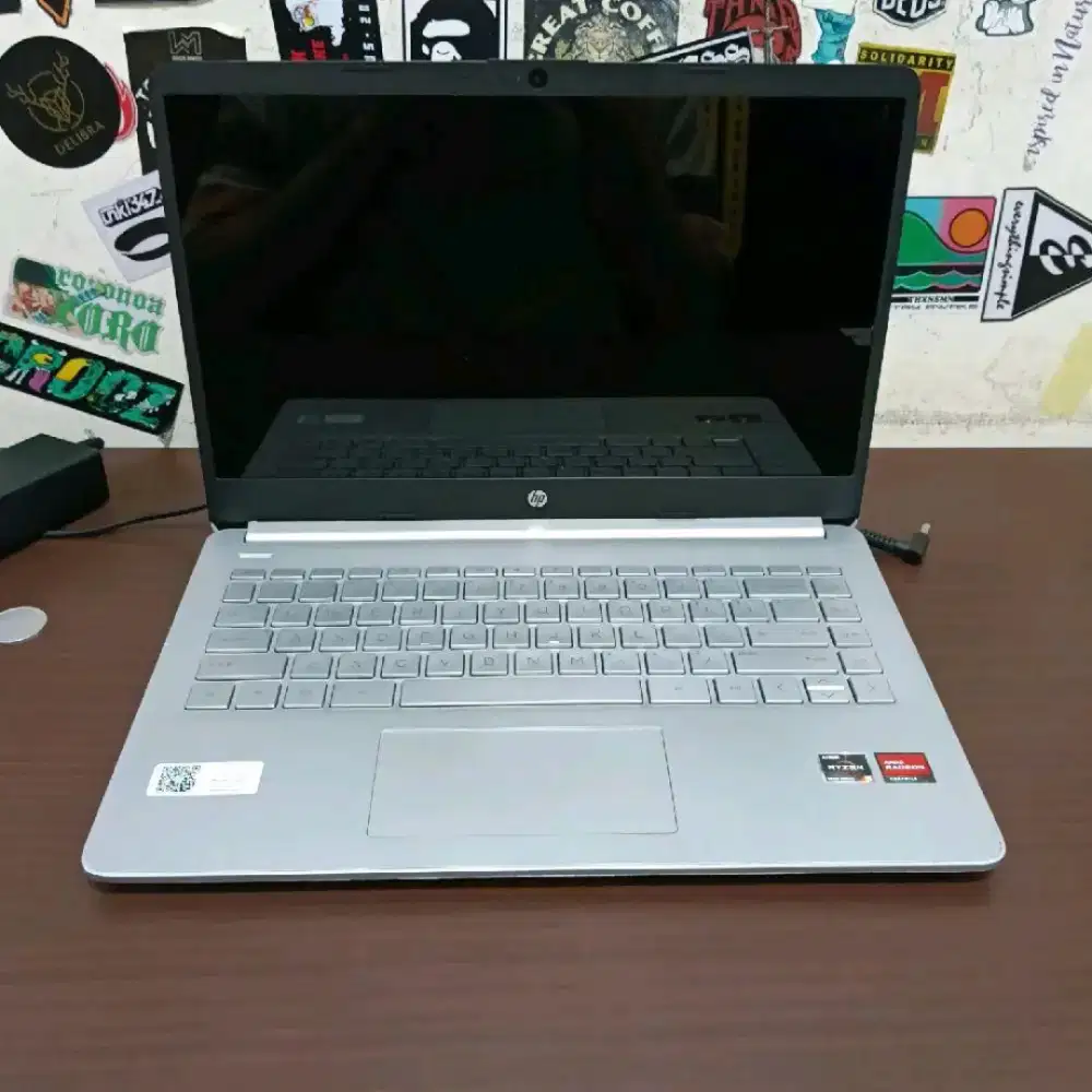 Laptop Hp 14s-fq1xxx AMD Ryzen 5 5500U 8/512 SSD
