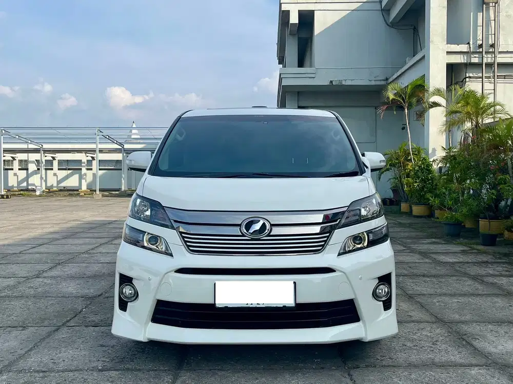 TOYOTA VELLFIRE Z GOLDEN EYES AT 2014 Bensin
