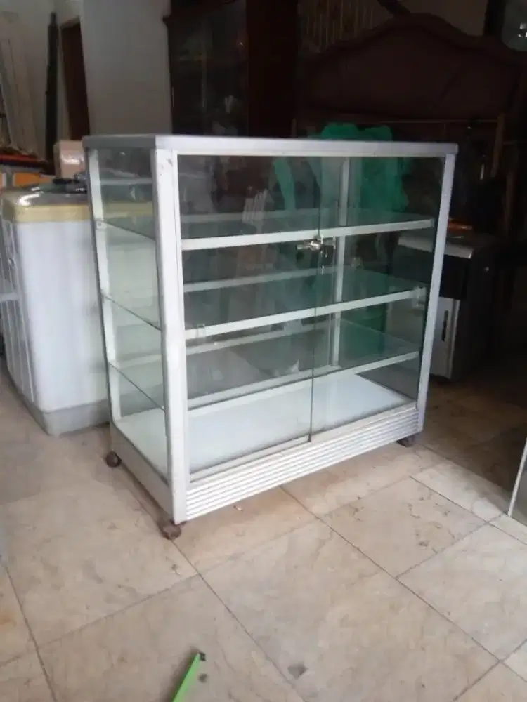 Etalase Bekas UK 1 meter