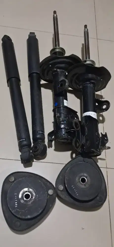 Shock breaker Avanza Veloz 2014 (VVTI)