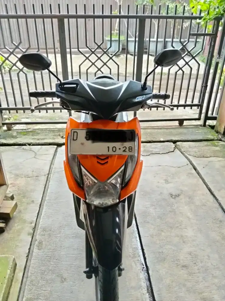 Honda Beat 2013 Orange Blue