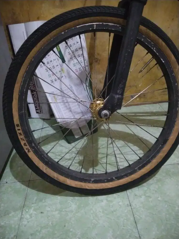 Ban maxxis  depan belakang 20 x 185