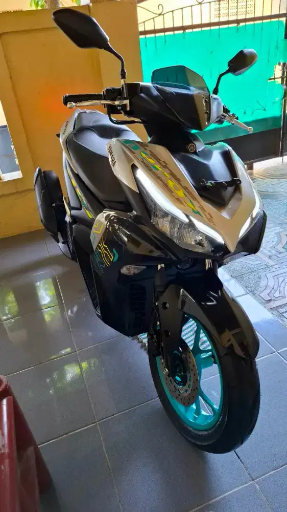 All New Aerox 2024 Low KM Silver Cyan