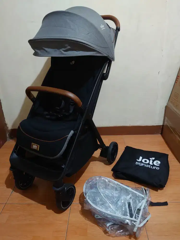 Preloved Joie Signature Parcel