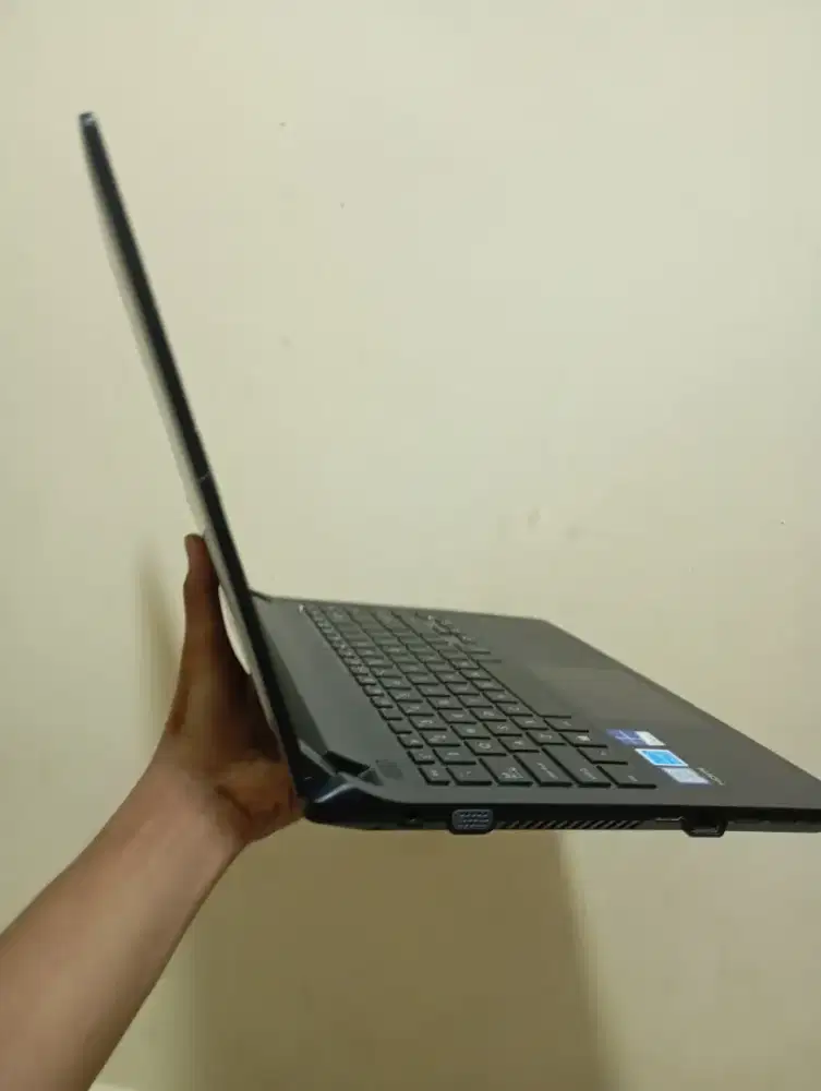 Laptop Asus Pro P1440