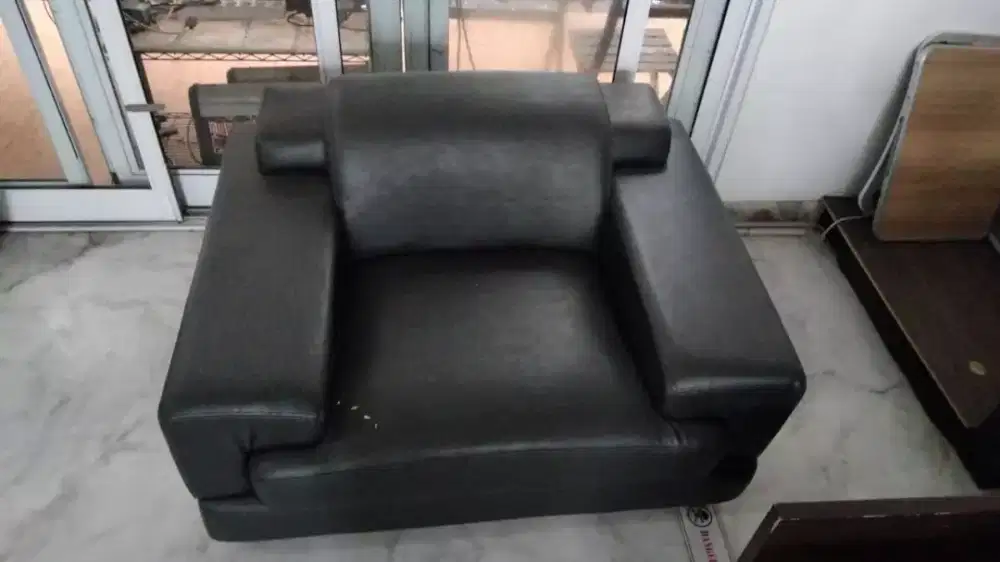 Sofa Mewah Empuk 1 Seat Warna Hitam