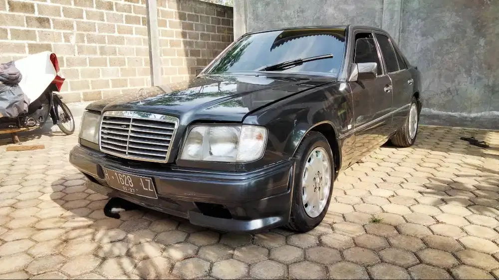W124 300e Manual