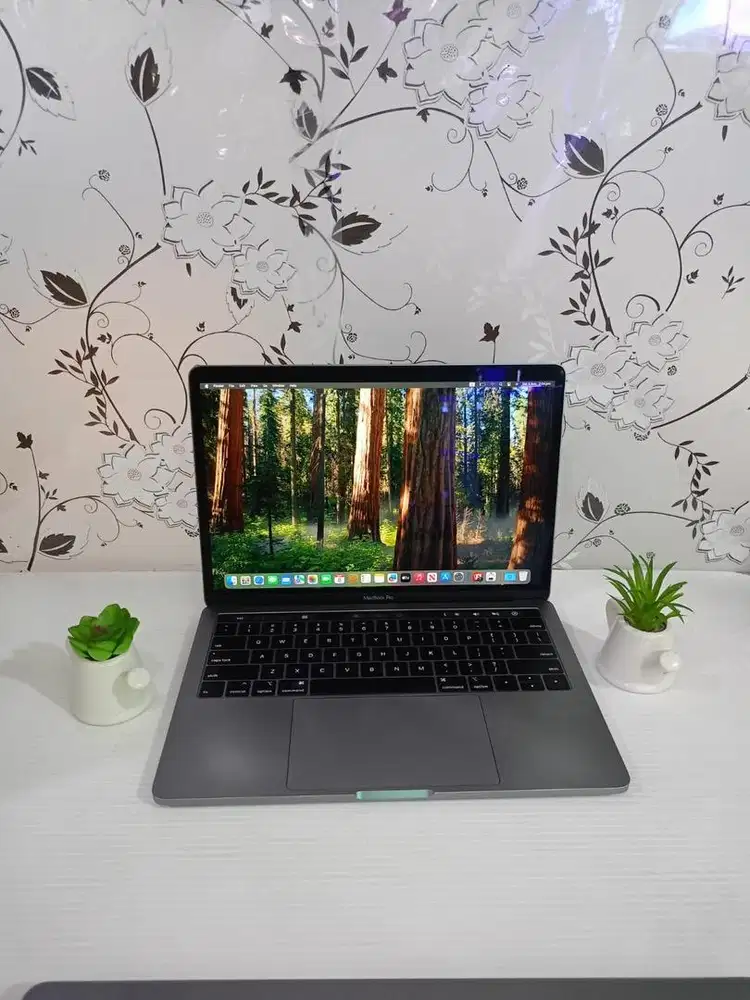 Macbook Pro 2019 13 Inch 16/512GB Mulus