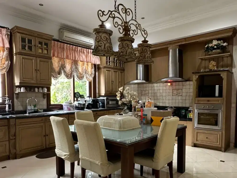 Dijual Rumah Mewah Kelapa Gading LT 433m2, Semi Furnished Bagus!