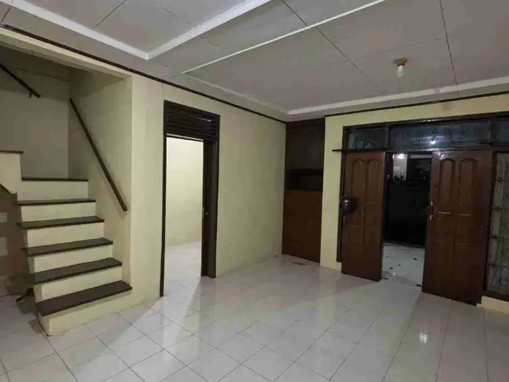 Rumah 2 Lantai Riung Bandung dekat Yomart