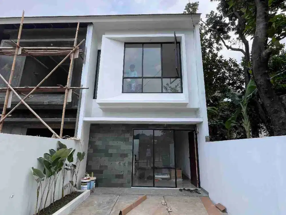 RUMAH MEWAH 2 LANTAI BEBAS BANJIR 2 CARPOT TERMURAH! AKSES MUDAH