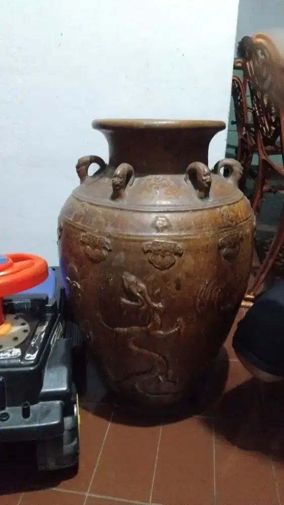 Dijual cepat guci ukiran mewah