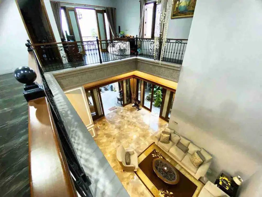 Rumah Mewah Tengah Kota Solo Luas Bonus FURNISH ALL