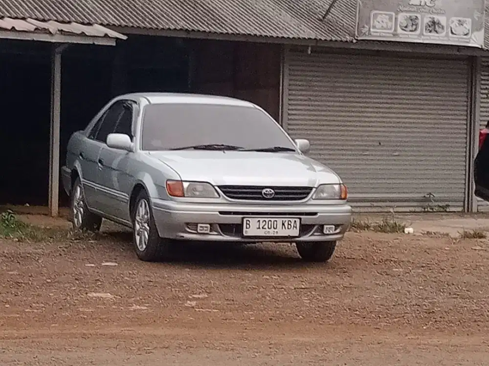 Siap jual Toyota Soluna GLI / MT Warna Silver