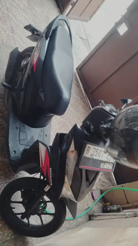 Bosen Jual motor beat jarang di pake