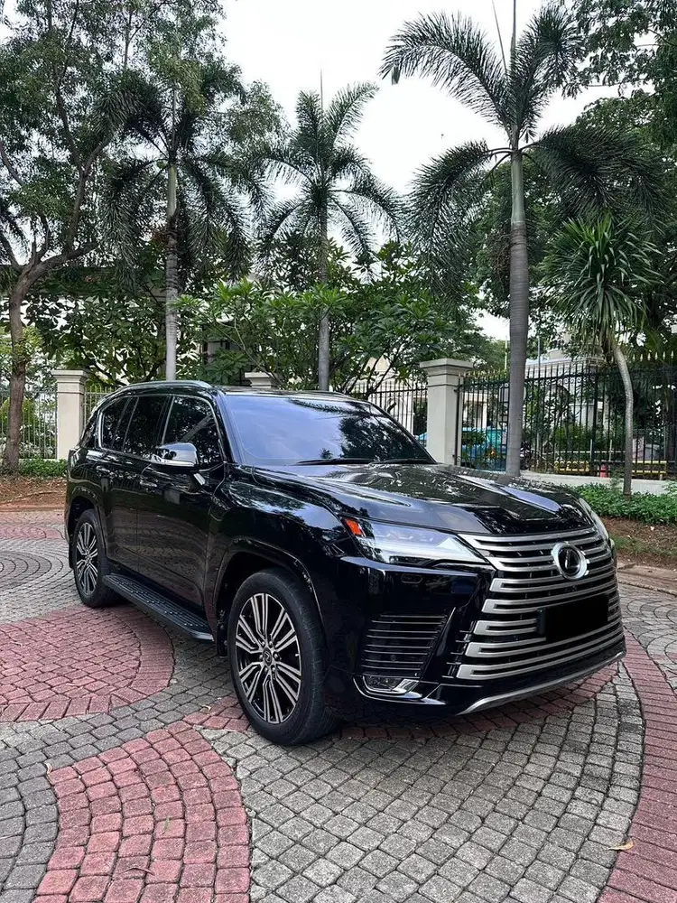 Lexus LX600 7 Seater 2023 4 RB KM SAJA