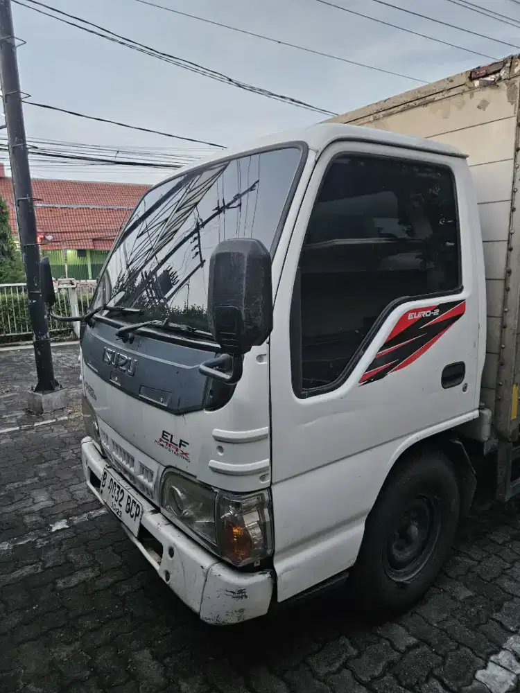 Isuzu elf NHR tahun 2014