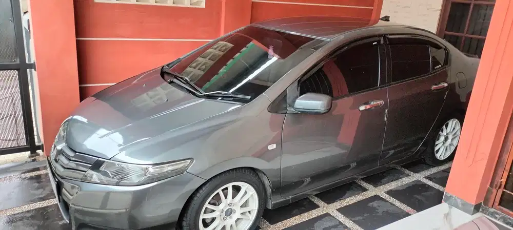 Honda City 2010 lengkap mulus