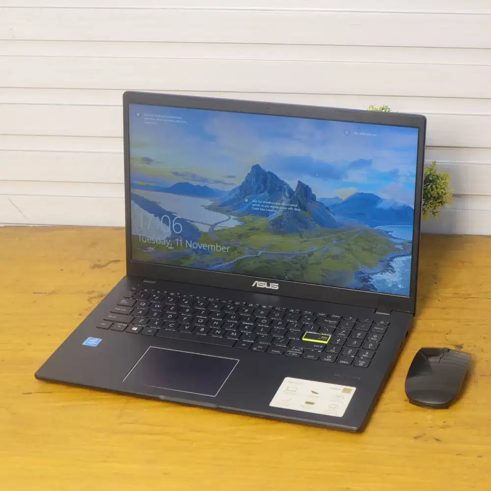 SLIM ASUS E510M Intel Celeron RAM 4 SSD