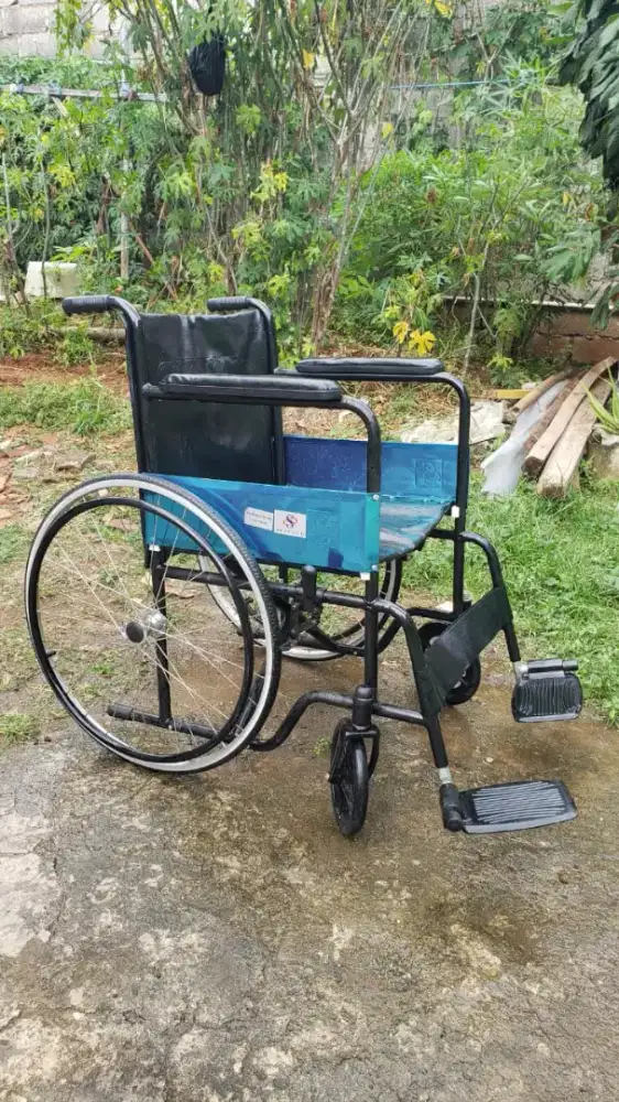 Kursi Roda Lipat Merk Sellaco masih bagus