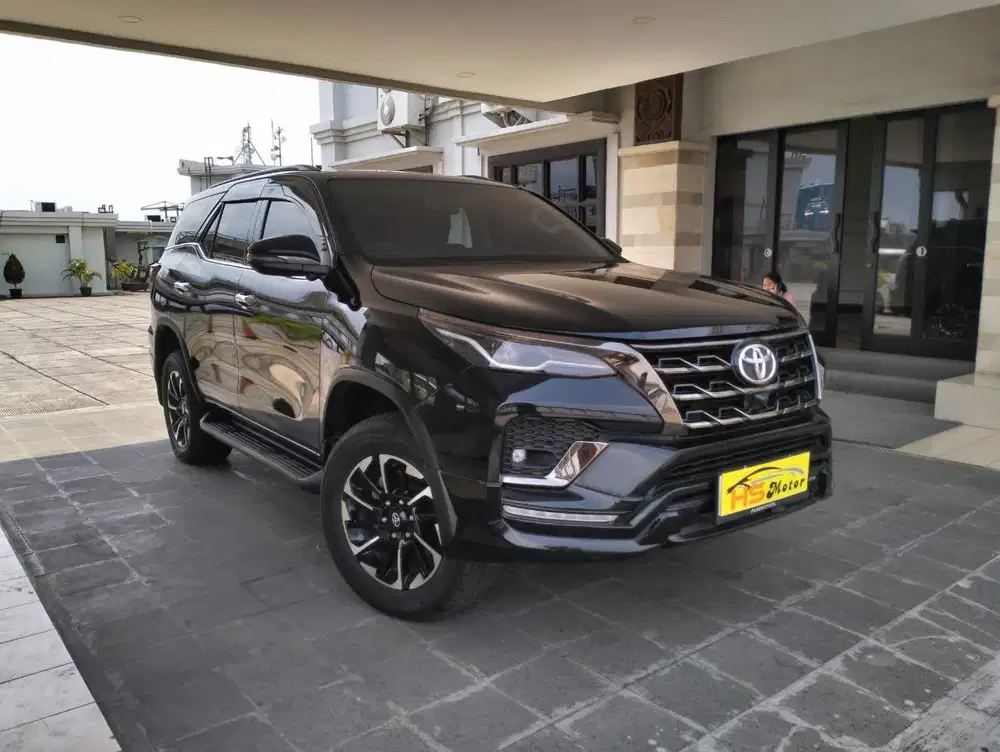 Toyota Fortuner GR Sport 2.8 Metic 2022 Low KM