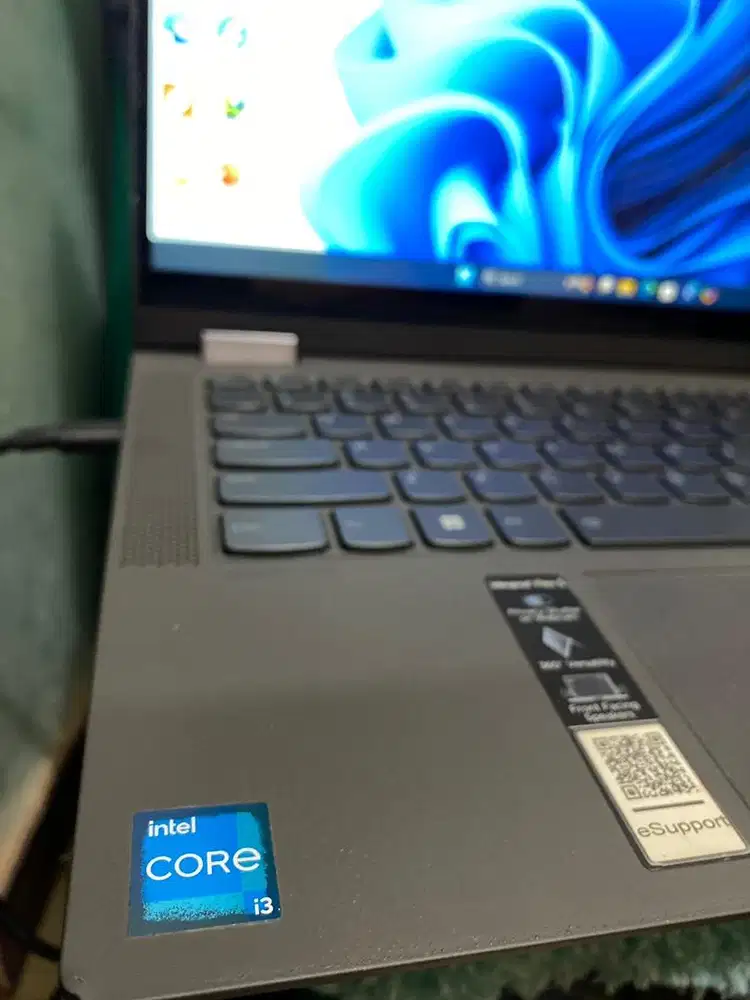 Laptop Lenovo touchreen core i3 gen 11 - 3.00Ghz