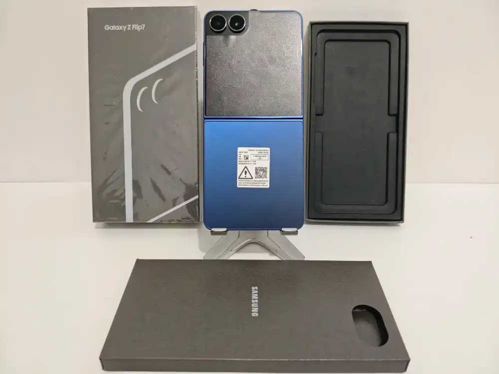 Samsung Z Flip 7 5G 12/256 Gb BNOB 2 Hari Istimewa bs TT/BT yah