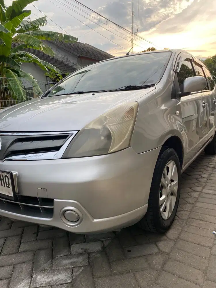 Nissan Grand livina 2012 Bensin