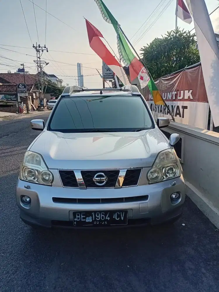 Nisan X-trail XT AT 2.5 tahun 2010