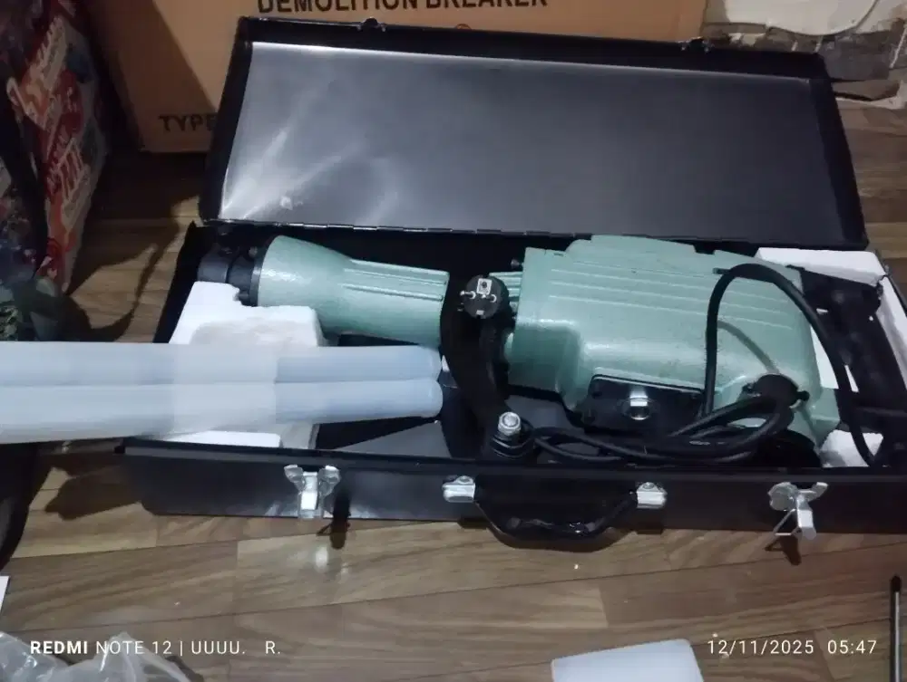 Jack hammer (bobok beton)