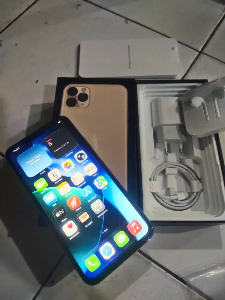 iphone 11 pro max 256gb inter FULLSET, hrga NET, masih nawar, SKIP aja